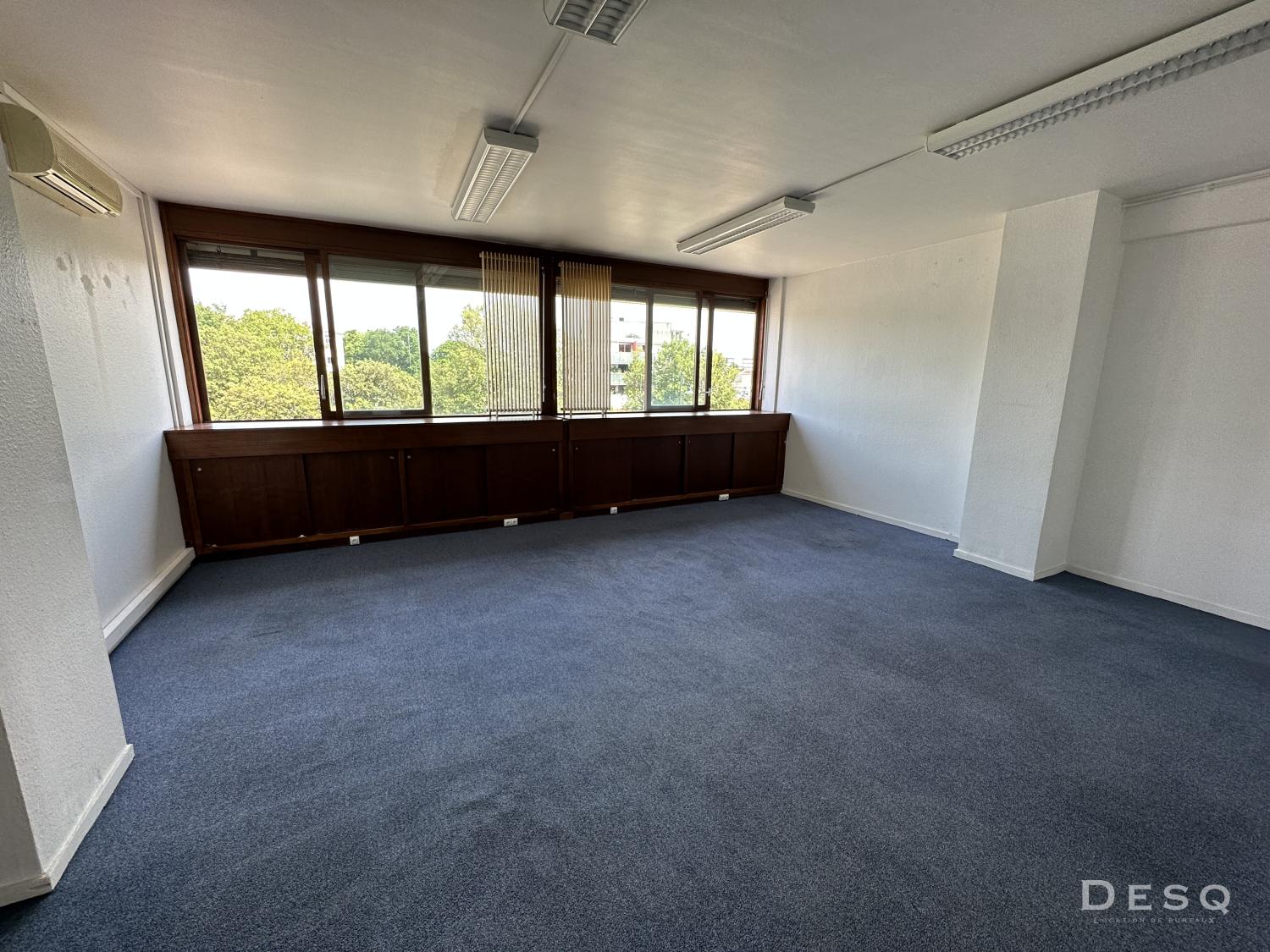 Bureau à louer de 39m2 sur Cenon - Bordeaux Rive Droite - DESQ