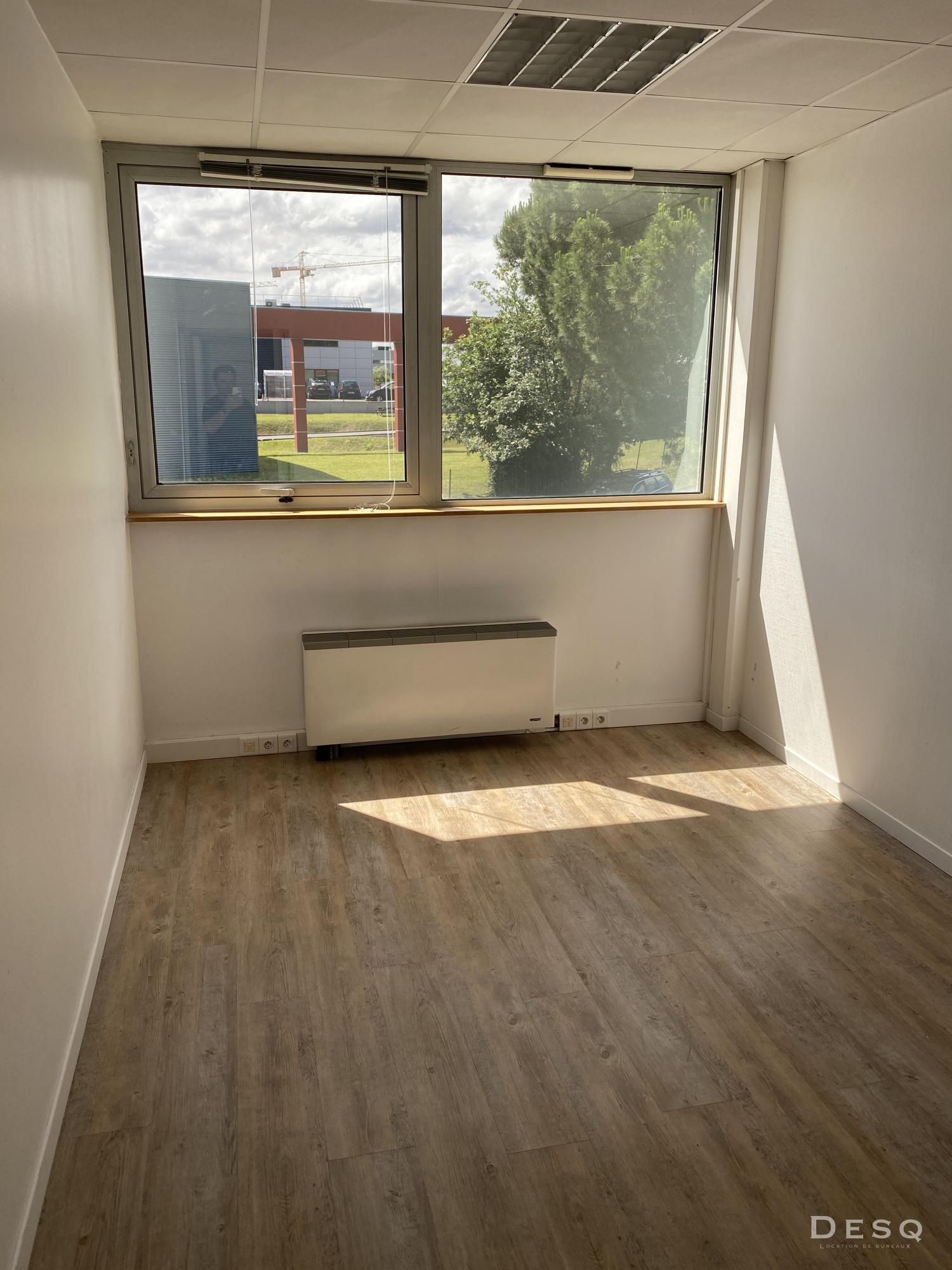 Bureau à louer de 33m2 sur Lormont - Bordeaux Rive Droite - DESQ